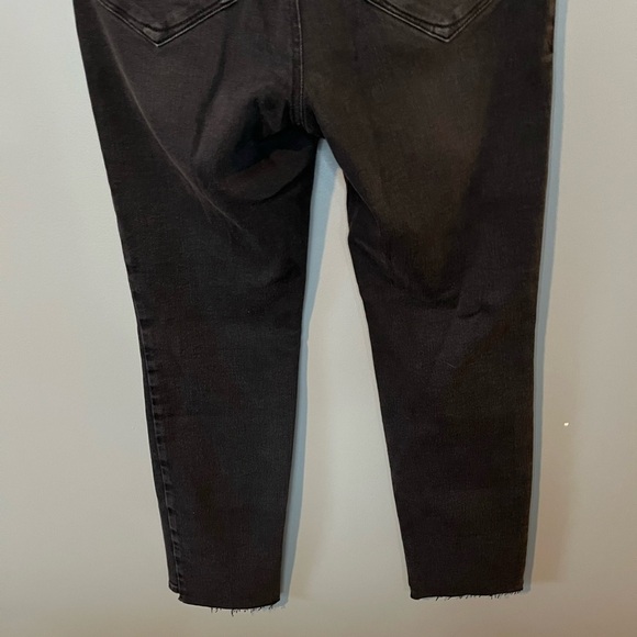 Good American Good Classic High Rise Slim Straight Jeans -  Black271 - Picture 6 of 8
